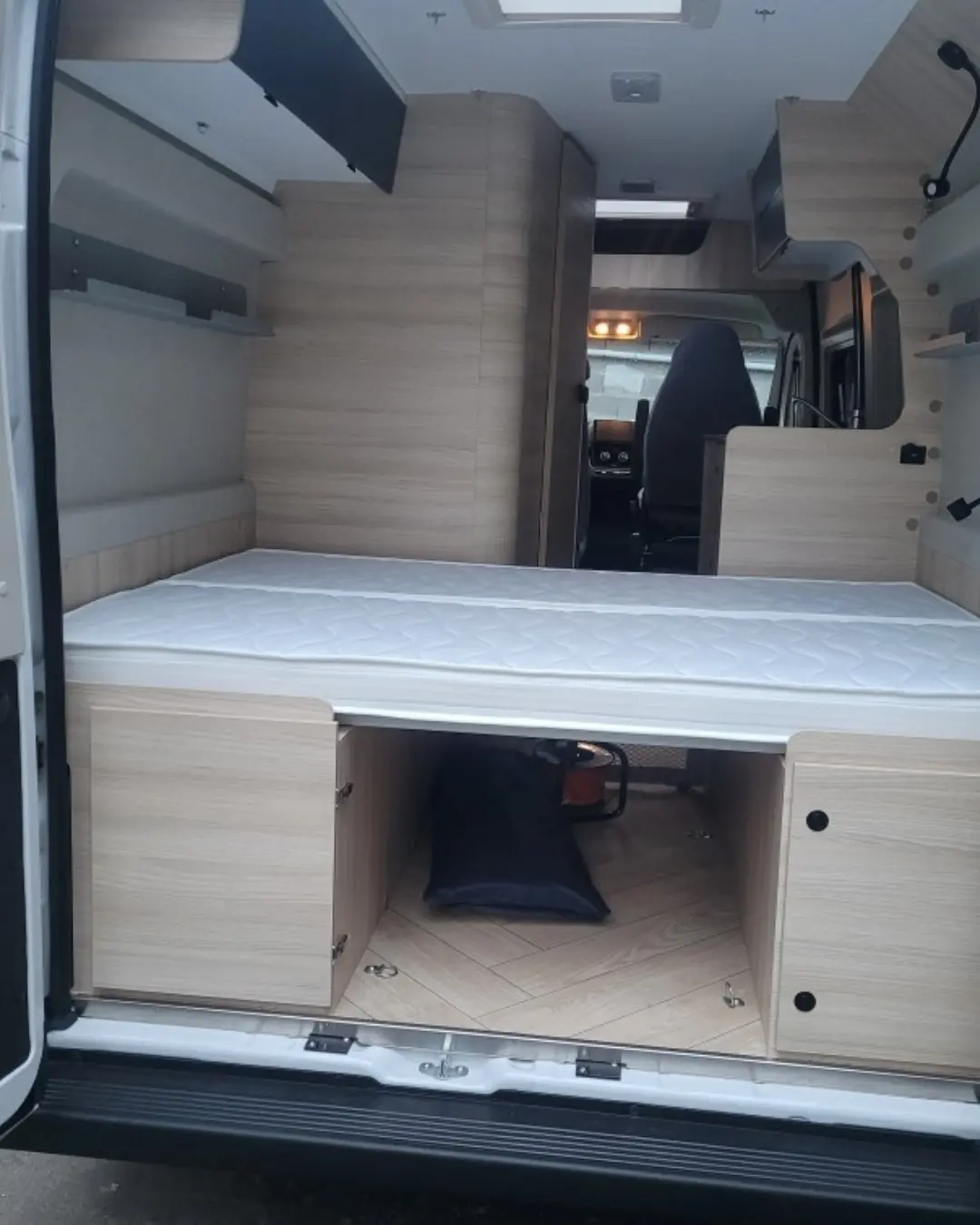 Challenger v114 présentation arriere